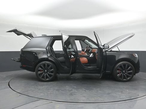 Used 2025 Land Rover Range Rover SV AWD/4WD image 60