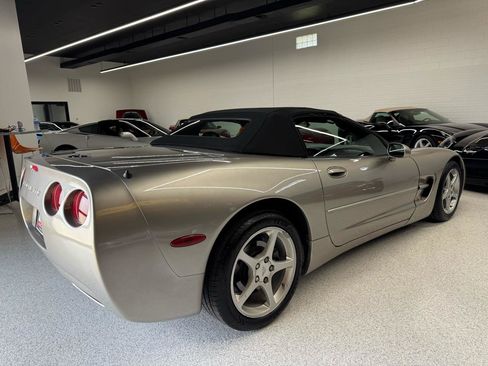Used 2001 Chevrolet Corvette Convertible w/ Preferred Equipment Group2 RWD image 27