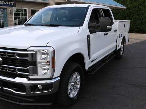 Used 2025 Ford F250 XLT w/ FX4 Off-Road Package AWD/4WD image 42