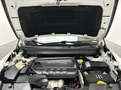 Used 2018 Jeep Cherokee Limited image 36