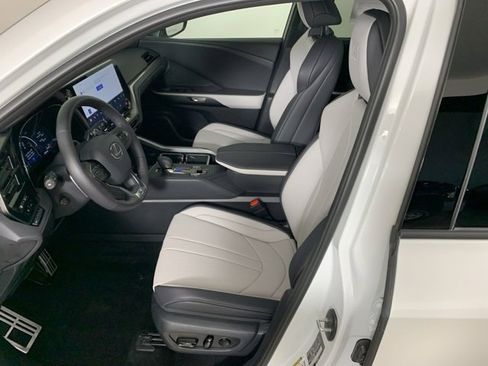 Used 2026 Lexus TX 500h AWD w/ Technology Package image 31