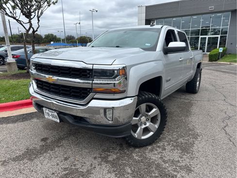 Used 2017 Chevrolet Silverado 1500 LT w/ Texas Edition image 2