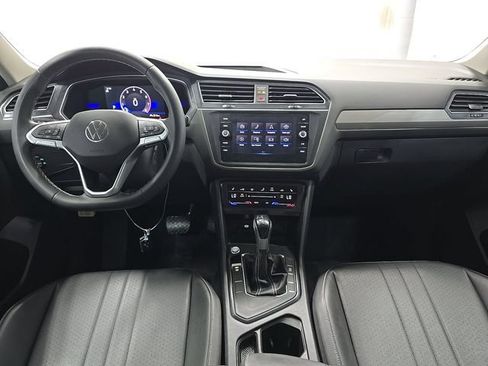Used 2023 Volkswagen Tiguan SE FWD image 7