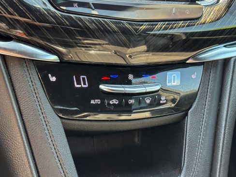Used 2022 Cadillac XT6 Premium Luxury AWD/4WD image 36
