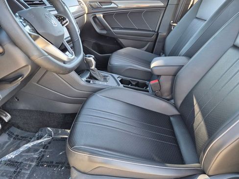 Used 2024 Volkswagen Tiguan SE R-Line FWD image 13