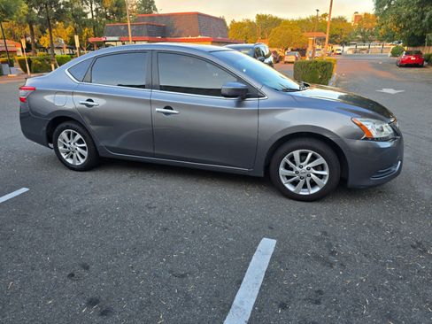Used 2015 Nissan Sentra SV w/ Style Package FWD image 10