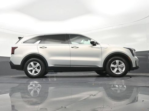 Used 2026 Kia Sorento LX FWD image 31