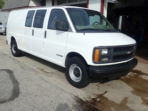 Used 2000 Chevrolet Express 3500 Extended image 18
