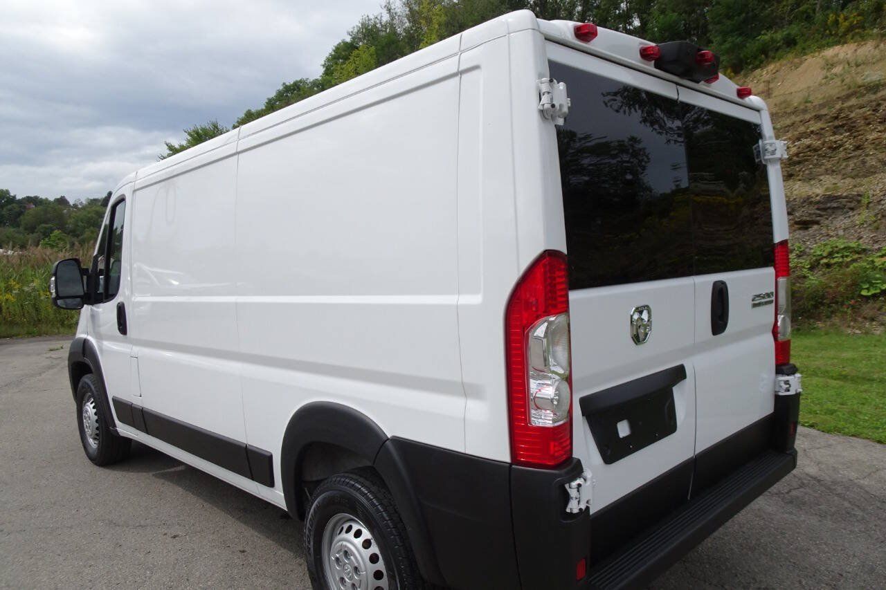 Used 2025 RAM ProMaster 2500 w/ U-Haul Equipment Group FWD image 8