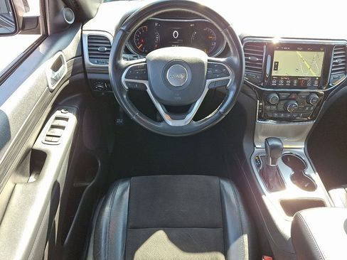 Used 2020 Jeep Grand Cherokee Altitude image 12