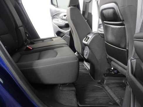 Used 2023 GMC Terrain SLE w/ Driver Convenience Package image 20