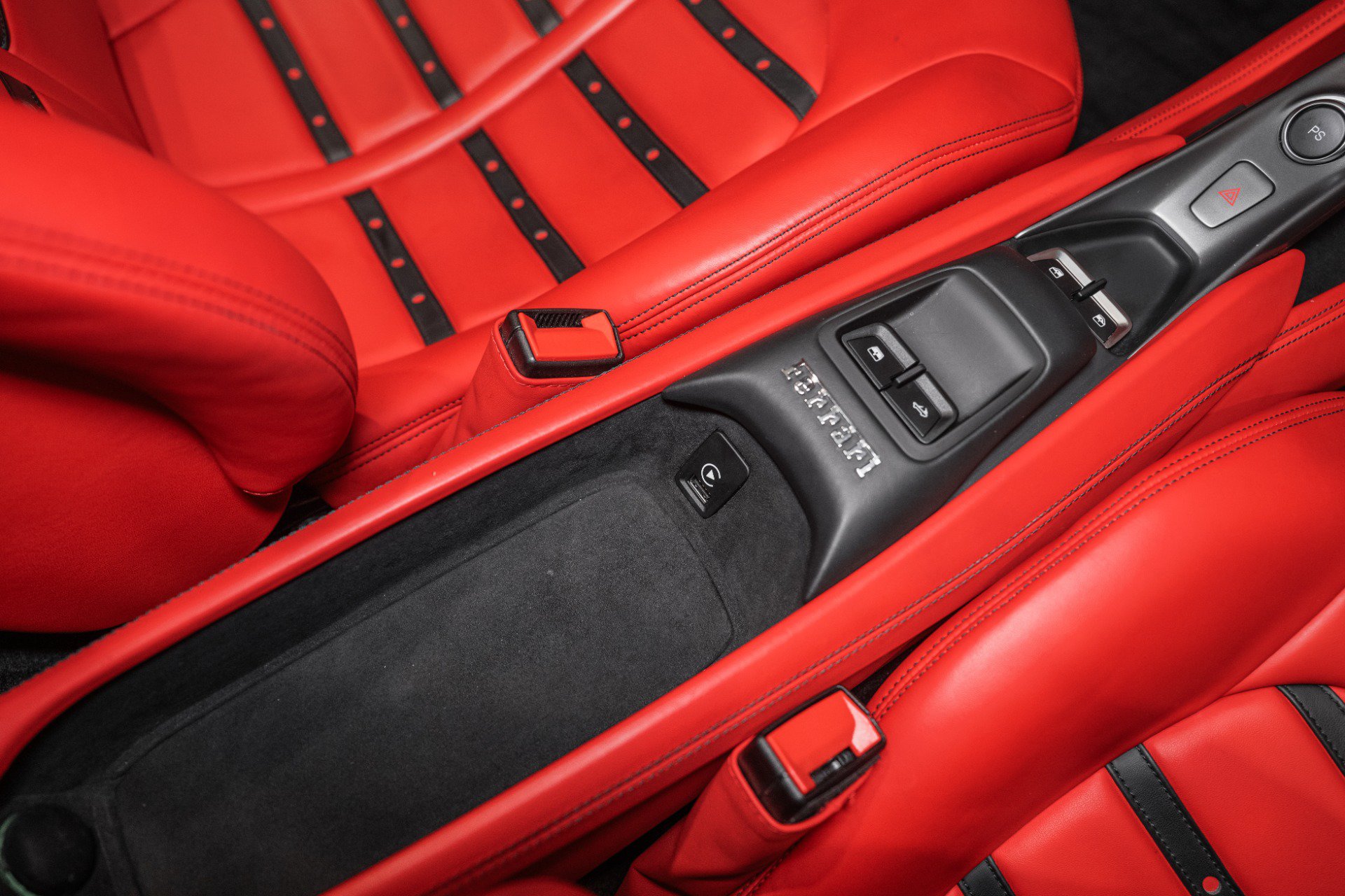Used 2021 Ferrari F8 Tributo RWD image 43