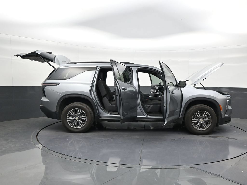 Used 2026 Chevrolet Traverse LT FWD image 28