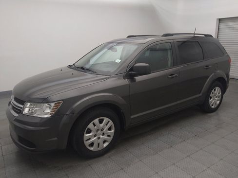 Used 2018 Dodge Journey SE w/ Popular Equipment Group FWD image 2