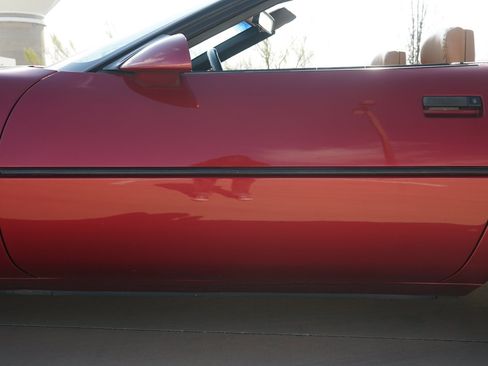 Used 1990 Chevrolet Corvette Convertible image 35