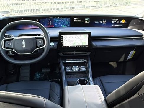 New 2026 Lincoln Nautilus Premier image 14