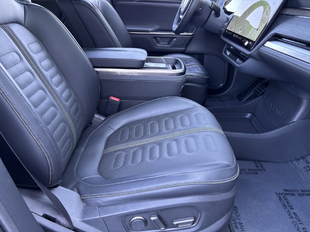 Used 2025 Rivian R1S Adventure Dual AWD/4WD image 29