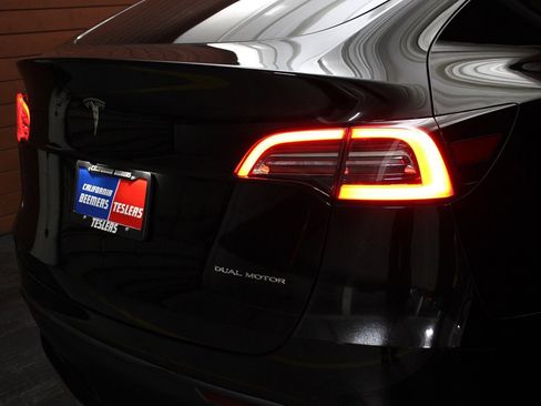 Used 2022 Tesla Model Y Long Range image 3