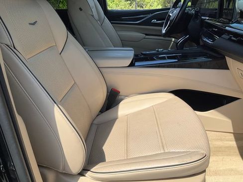 Used 2023 Cadillac Escalade Premium Luxury RWD image 22