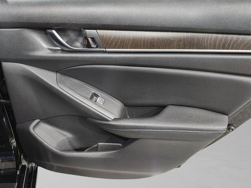 Used 2018 Honda Accord EX-L image 30