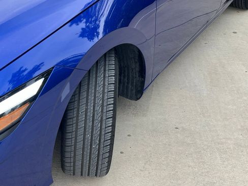 Certified 2025 Hyundai Elantra Sport FWD image 9