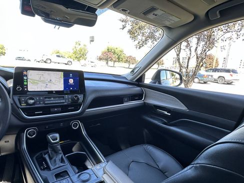 Used 2025 Toyota Grand Highlander AWD Hybrid image 36