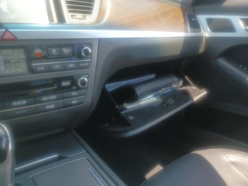 Used 2015 Hyundai Genesis 5.0 RWD image 25