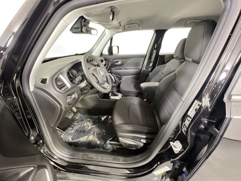 Used 2022 Jeep Renegade Latitude AWD/4WD image 20
