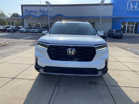 Used 2025 Honda Pilot Elite image 3