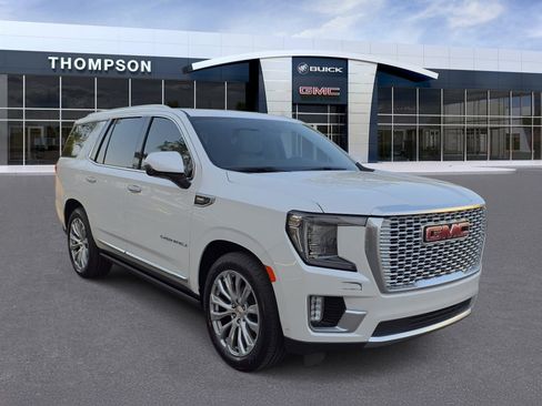 Used 2024 GMC Yukon Denali w/ Advanced Technology Package AWD/4WD image 1