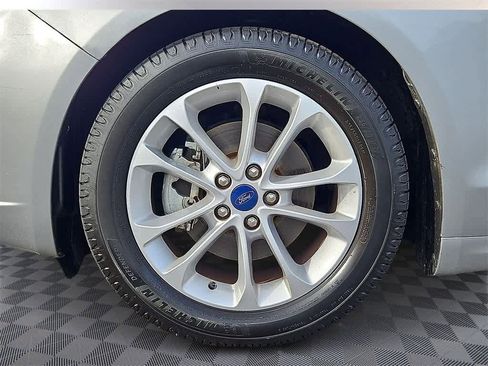 Used 2020 Ford Fusion SE image 8