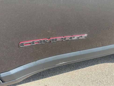Used 2019 Jeep Compass Trailhawk AWD/4WD image 5