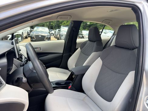 Used 2021 Toyota Corolla LE FWD image 11