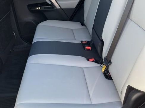 Used 2018 Toyota RAV4 Limited w/ Advanced Technology Package image 10