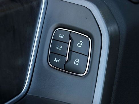 New 2026 Ford F250 Lariat w/ Black Appearance Package image 22