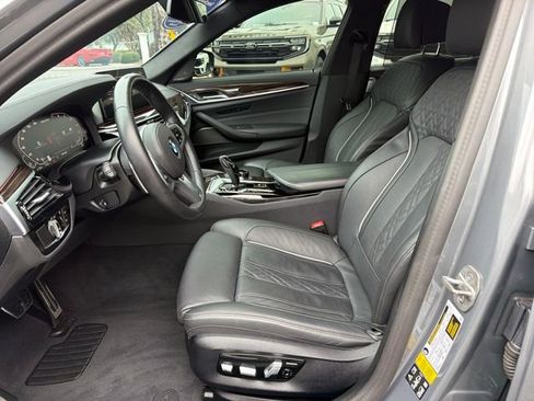 Used 2023 BMW M550i xDrive w/ Executive Package image 10