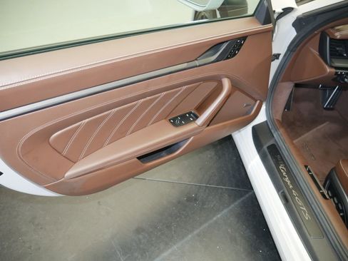 Certified 2024 Porsche 911 Targa 4 GTS AWD/4WD image 4