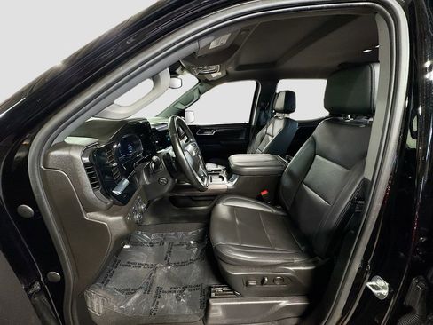 Used 2024 Chevrolet Silverado 1500 LTZ image 12