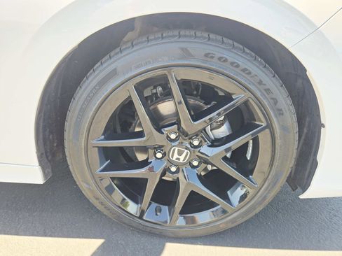 Used 2024 Honda Civic Sport image 17