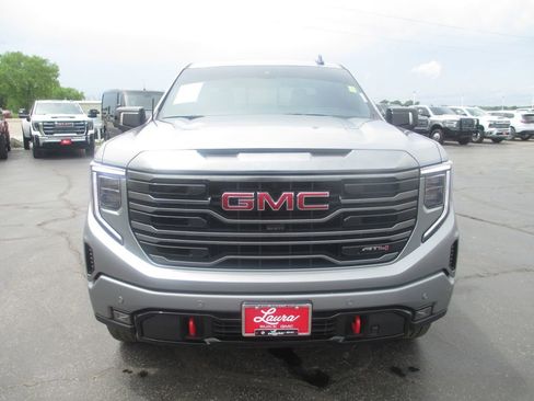 Used 2024 GMC Sierra 1500 AT4 w/ Technology Package AWD/4WD image 14