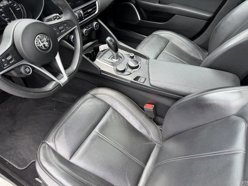 Used 2019 Alfa Romeo Giulia AWD w/ Cold Weather Package image 17