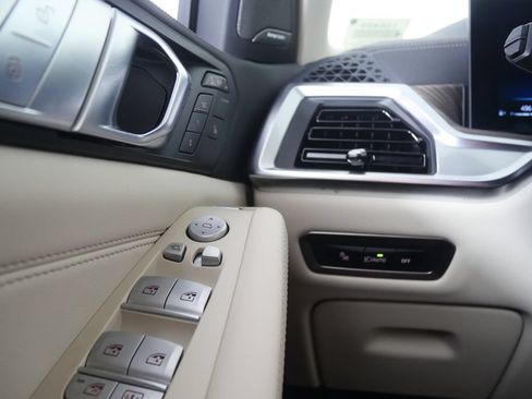 Certified 2026 BMW X7 xDrive40i AWD/4WD image 23