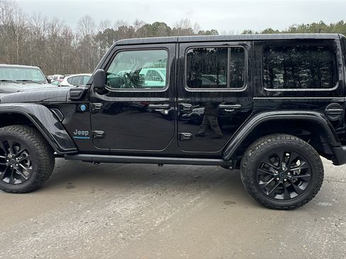 Used 2025 Jeep Wrangler Backcountry image 11