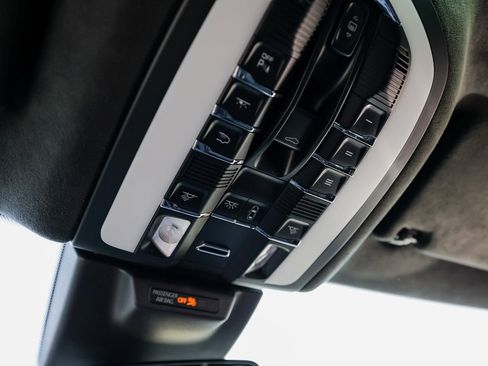 Certified 2022 Porsche Macan GTS image 21