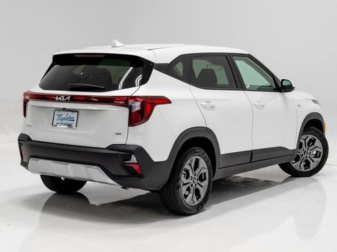Used 2025 Kia Seltos LX AWD/4WD image 26