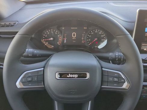 New 2026 Jeep Compass Latitude image 29