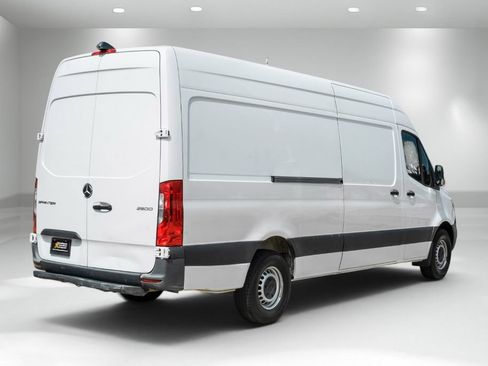 Used 2023 Mercedes-Benz Sprinter 2500 image 6