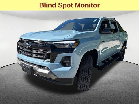 Certified 2025 Chevrolet Colorado Z71 w/ Midnight Edition AWD/4WD image 6