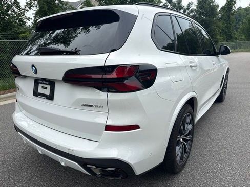 Used 2025 BMW X5 xDrive40i w/ M Sport Package AWD/4WD image 13