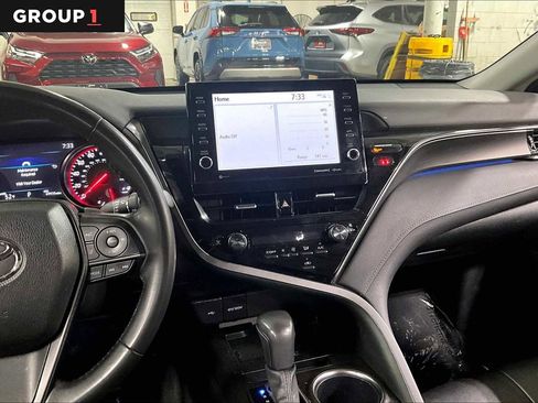 Used 2024 Toyota Camry XSE FWD image 7